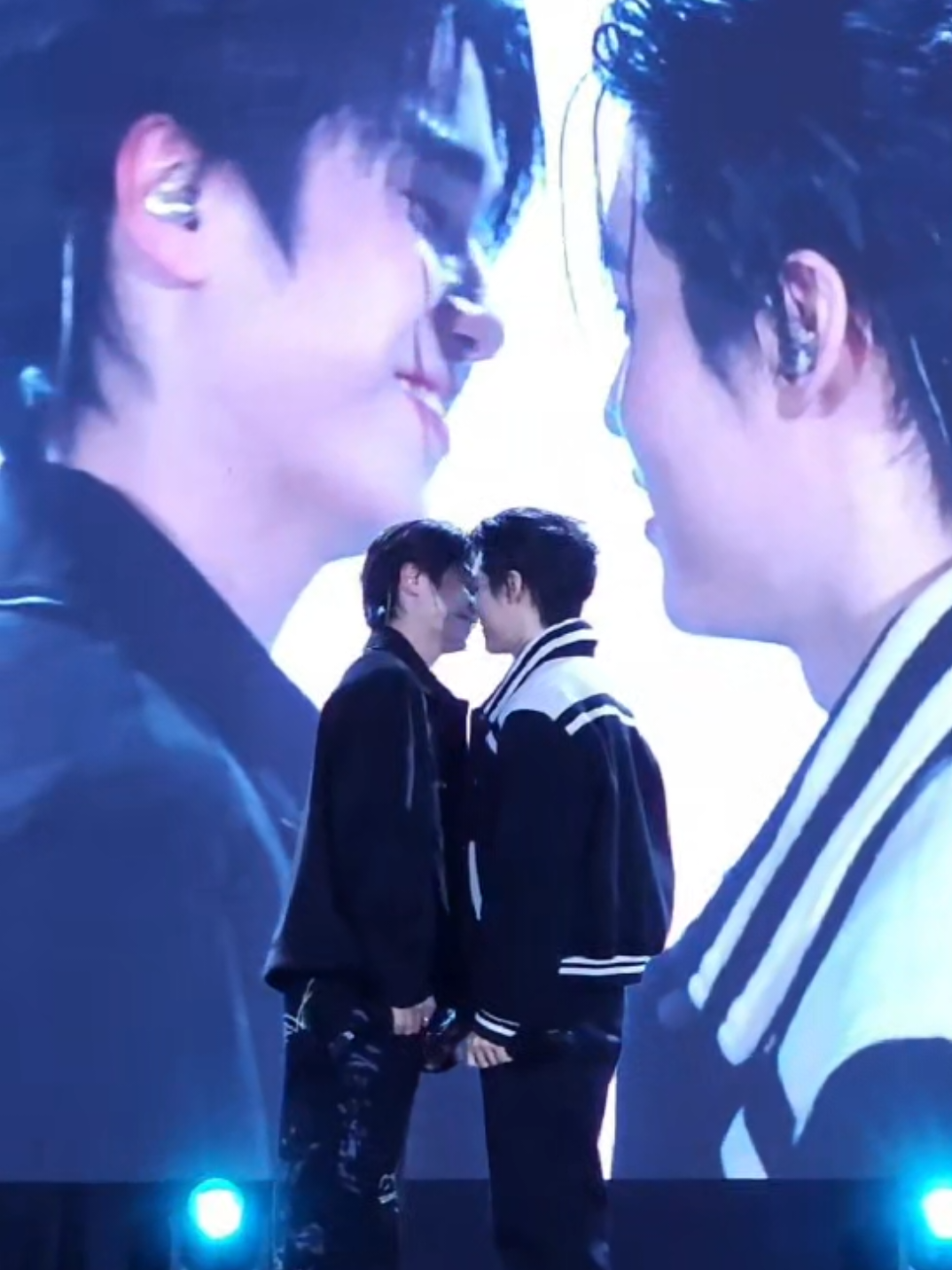 The shy boy may be the one who loves more.😎 #lukemick #lukeso_ #mickmetas #boysinloveseries 