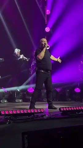 A zahral! 💅🏽 #MichalDavid #GLStour #concert #Bratislava @GLS Slovakia 