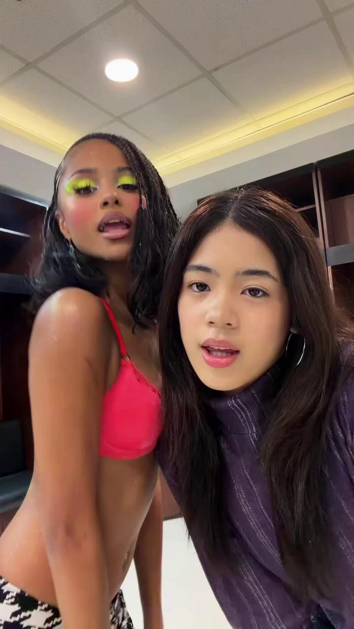 WE WANNA PARTY WITH TYLA AND NIANA ✨ LOOK: Content creator Niana Guerrero dances with R&B singer Tyla to her hit song “CHANEL,” during the Manila stop of the “We wanna party” tour on Wednesday, Dec. 3. Courtesy: Niana Guerrero/Facebook #BreakingNewsPH #GMAIntegratedNews