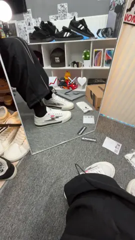 Rugi si fa dibelii, udah harganya murah, dapet bna bonus pulaa  #sepatusneakers #sepatuviral #sepatulokal #sepatumurah #prayerkids 