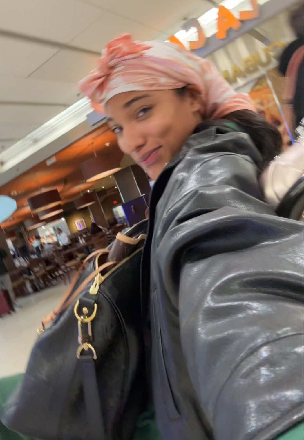 It’s 5am in the Miami airport and I think the lady working these chairs saw me struggling 😂