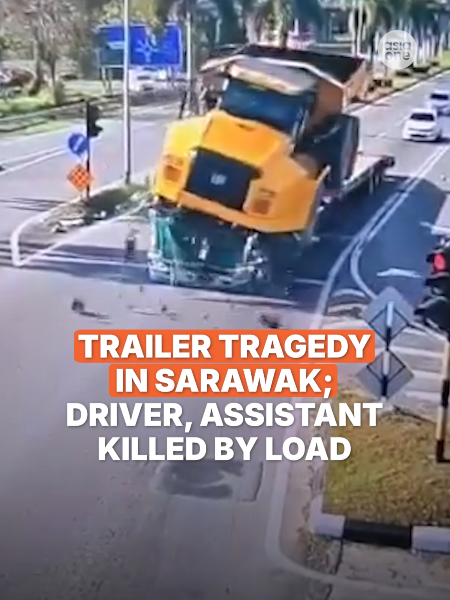A trailer driver and his assistant in Sarawak were killed in a freak accident on Wednesday (Dec 3) when the heavy machinery load they were transporting moved forward, as the vehicle was coming to a stop at the traffic junction, crushing the trailer’s cabin they were in. #MalaysiaNews #Malaysia #Sarawak #Road #Accident #HeavyVehicle