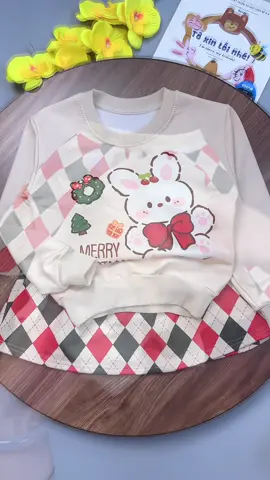 Quần áo đẹp cho bé đi chơi Noel này ba mẹ ơi#quanaochobe #quanaotreem #quanaodepchobe #noel #thoitrangnoel 