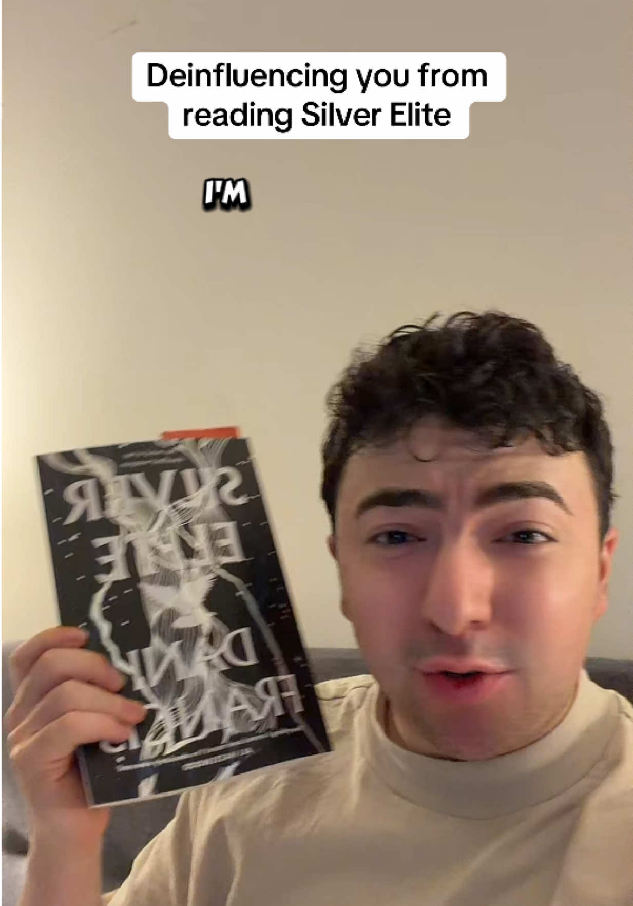 Like pls tell me this BOOKTOK SENSTION gets miraculouly better and something happens soon because I don’t know how this book exists or if it even had an editor… #BookTok #romantasy #bookreview 