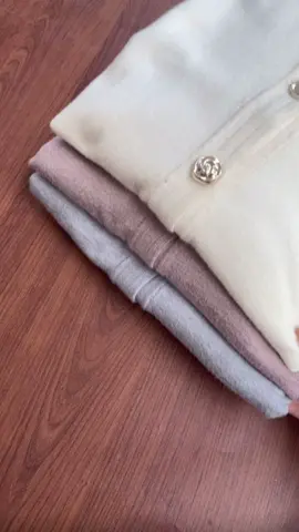 Cari outer nyaman? Cardigan ini juaranya. Fluffy + stylish dalam satu paket! ❤️‍🔥 #shopyfu #1212megasale #cardiganrajut #racuntiktok #knitwear 