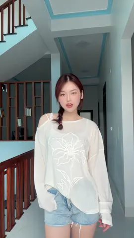 1 từ thôi… Vuýpp#phoidoxinh #outfit #xuhuong #ahnduong #aothun 