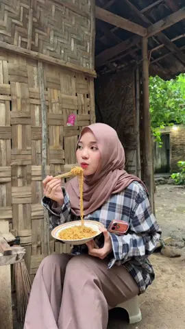 Gak papa kan cuma bisa makan mie ? #heyhest #daily #dailyvlog #fyp #dailylife 