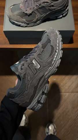 NB 2002r Protection Pack Phantom  Như vừa được lấy từ bãi rác ra 😂 #OOTD #viral #xuhuong #fyp #newbalance 