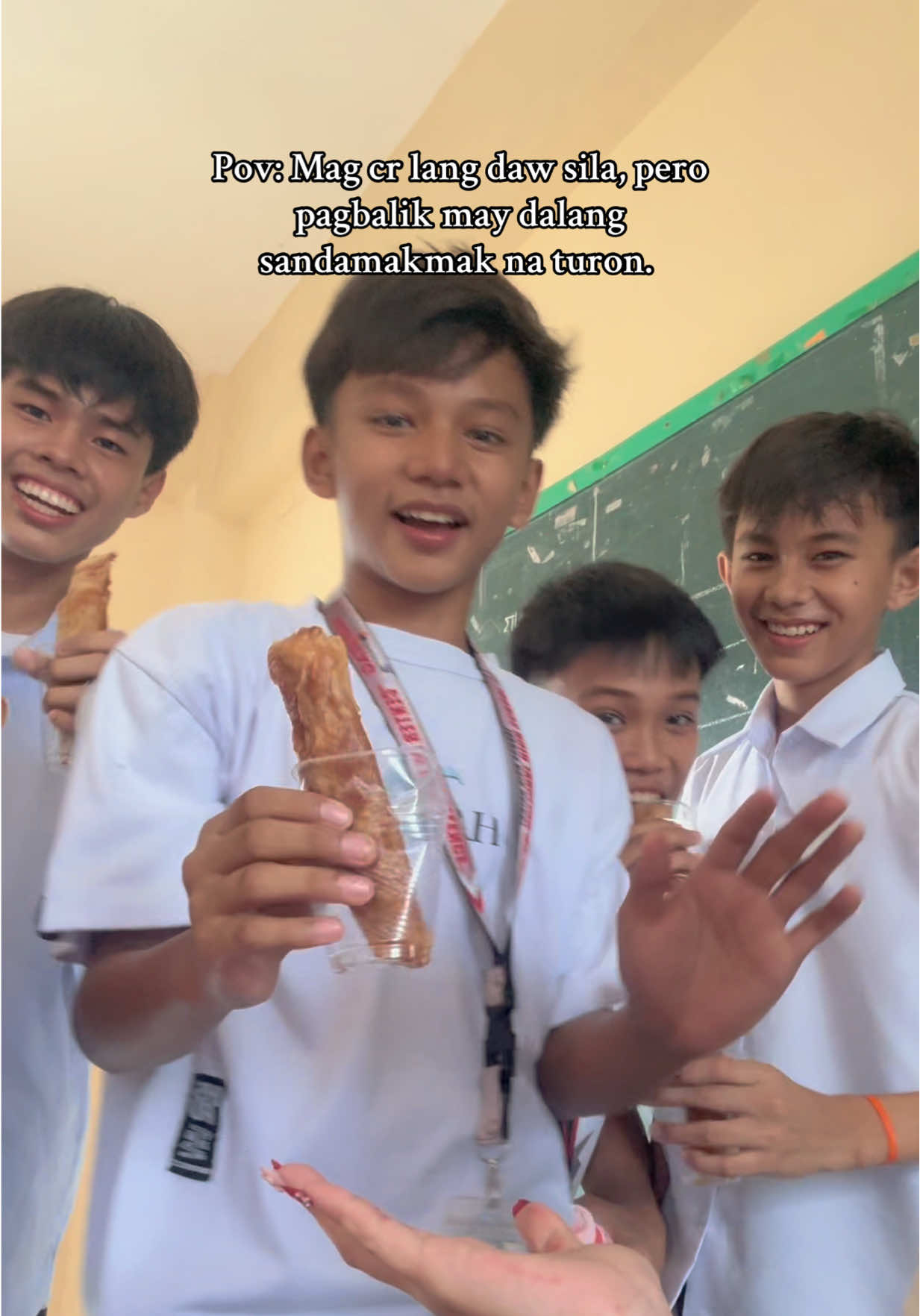 Salamat sa pasalubong na turon. 🙄 #teachersoftiktok #foryou #fyppppppppppppppppppppppp #teacherlife 