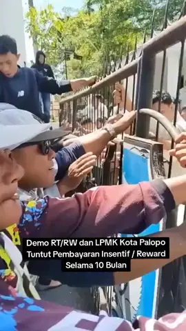 RT/RW dan LPMK Kota Palopo tuntut agar insentif/ dibayarkan. Sebab, hal itu sudah dialokasikan masuk dalam APBD perubahan tahun 2025  #kotapaloposulsel 