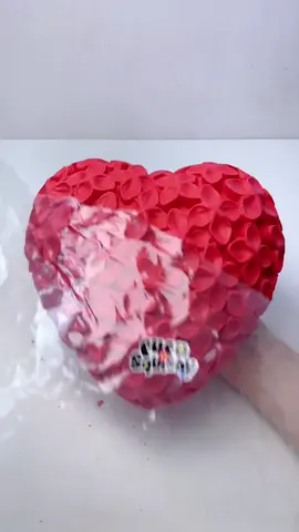 ASMR DIG A MYSTERY FUFUSQUISHY HEART KIT!!