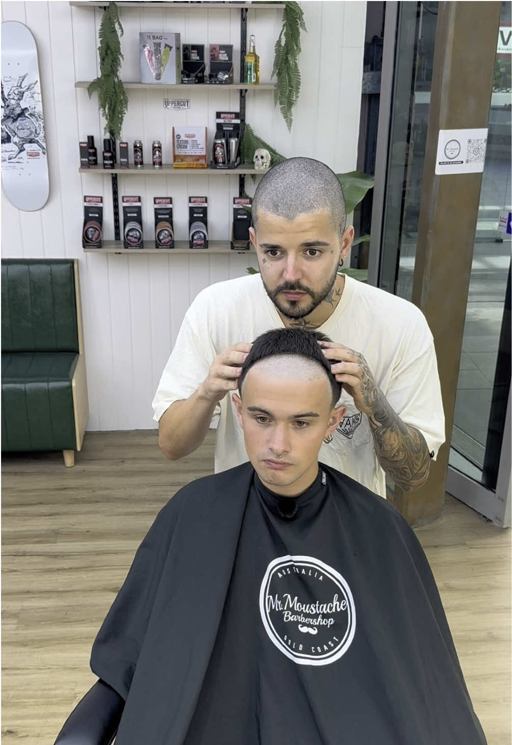 “Córtame solo un pelín” #barberia #barbershop #barber #barbero #barbers 