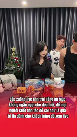 A Hiển tri ân các khách hàng đã xem live mọi người tranh thủ chốt táo đỏ nhen #taodohangdumuc #hangdumuc #quanglinhvlog 