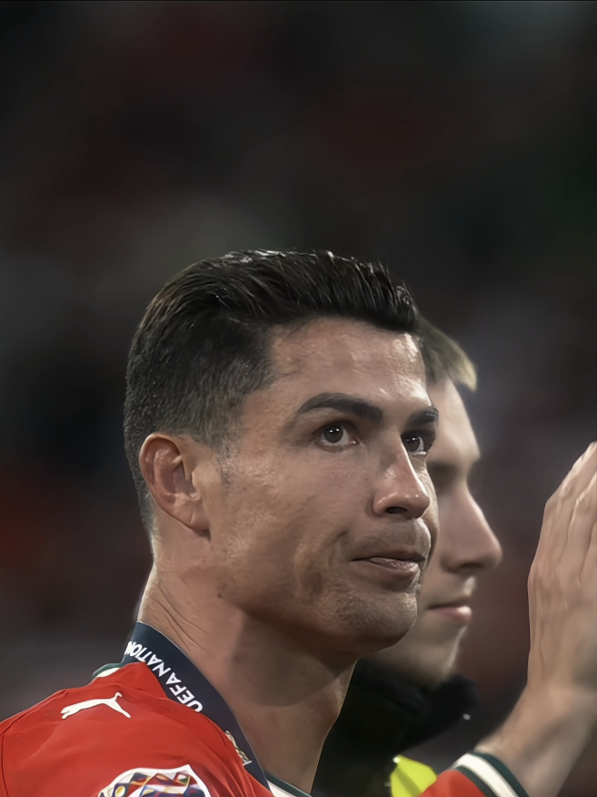 رونالدو وطن والوطن لا يخان❤️😍 #ronaldo #cristianoronaldo #تصميم_فيديوهات🎶🎤🎬 #fyp 