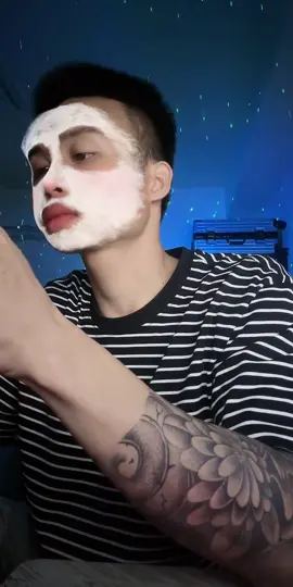 Còn mỗi con cẹc ai mà thương 