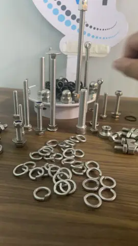 Long Đền Vênh Inox 304 Long đền vênh inox 304 (vòng đệm vênh) có vai trò chống tự tháo mối ghép, tăng cường độ ổn định cho liên kết. Vật liệu chống ăn mòn này rất thiết yếu trong lắp đặt máy móc rung động và kết cấu điện gió (Wind Power). Xu hướng 2025 nhấn mạnh vào các chi tiết đảm bảo an toàn và chịu tải động. 🏷️ Hashtag Xu Hướng 2025 #LongĐềnVênh #VòngĐệmChốngRung #Inox304 #KỹThuậtChịuTải #ĐiệnGió #XuHướng2025