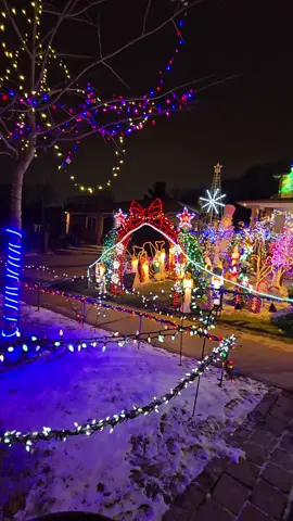 🎅🤶🧑‍🎄Two Beautiful Christmas Decorated Homes🎅🤶🧑‍🎄 1st One 165 Benjamin Boake Trail, North York, ON M3J 3C5 2nd One 6602 Tenth Line W, Mississauga, ON L5N 4S1🎄🎄
