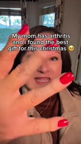 It's so heartwarming to see her relax every night with this massage device ,give one to your mom too #massager#handmassager#mom#giftformom#arthritis 
