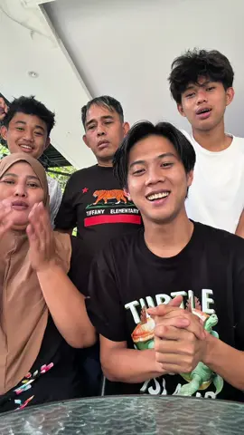 karena Allah dan keluarga ku🥺