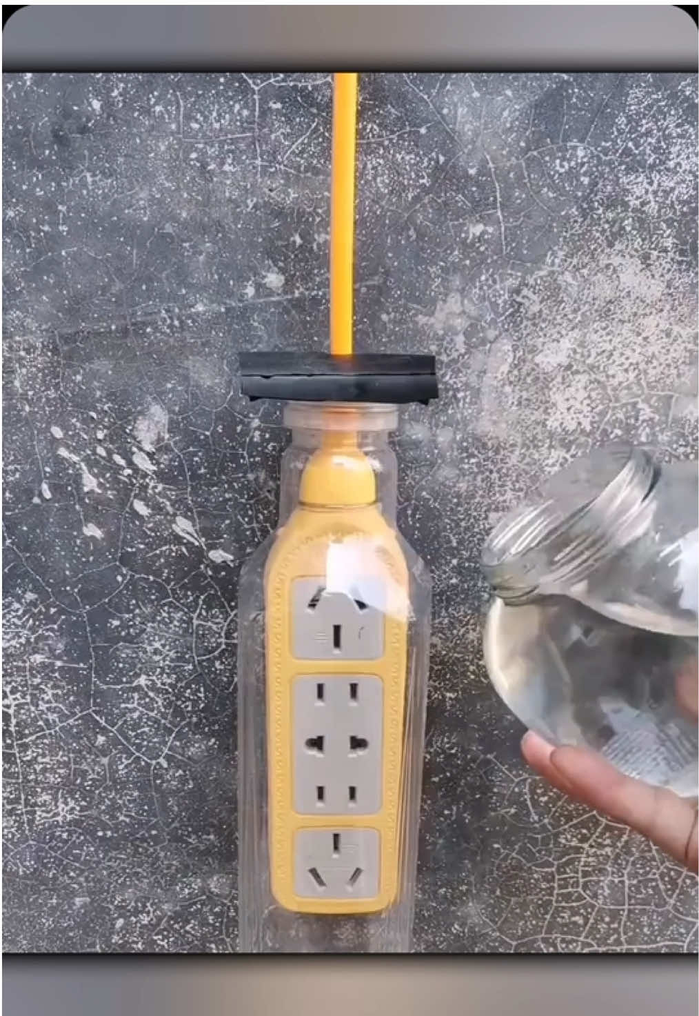 عشت نصف عمري وأنا أرمي هذا الكنز..لن تصدق ماتفعله الزجاجات الفارغة. رمي القارورات الفارغة = رمي الأموال ..أفكار ستغير حياتك#حيل #أفكار #نصائح #lifehacks #DIY 