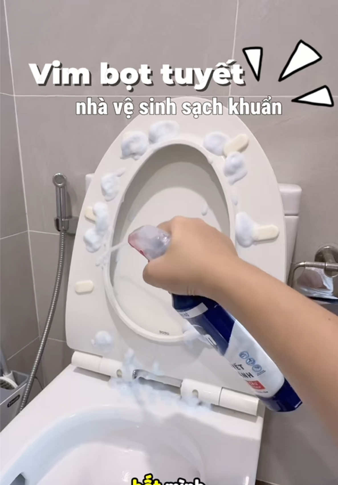 Vim mới ra nước chà nhà vệ sinh dạng bọt tuyết xịt xịt tiện ghê 