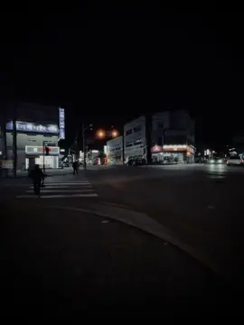 Người ta chỉ nhìn thấy nụ cười chứ sao thấy được lòng mình mỗi đêm.#xuhuong #tamtrang #vairal #flopvcl #fyp 