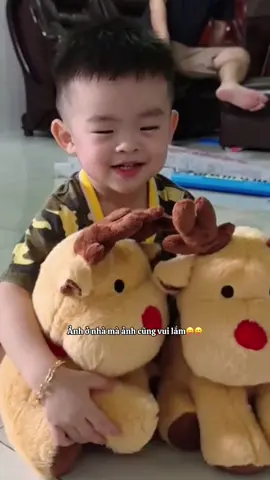 Săn cho bé tuần lộc Jollibee#jollibee #giangsinh #nhimeo 