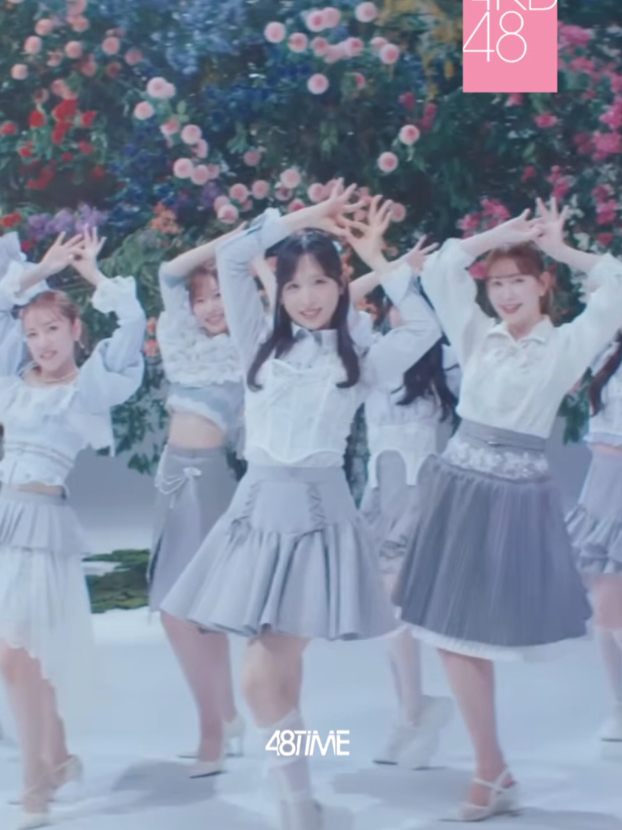 AKB48 66th Single「Oh my pumpkin!」 Lyrics: Yasushi Akimoto Music: Kenta Urashima, ShinQ Arrangement: ShinQ Dua dekade perjalanan AKB48 berlalu bagai musim yang silih berganti, meninggalkan jejak harapan yang tak pernah padam. Kini, penantian panjang itu berakhir ketika MV yang dinanti akhirnya menampakkan dirinya. #AKB48 #JKT48 #BNK48 #CGM48 #KLP48 