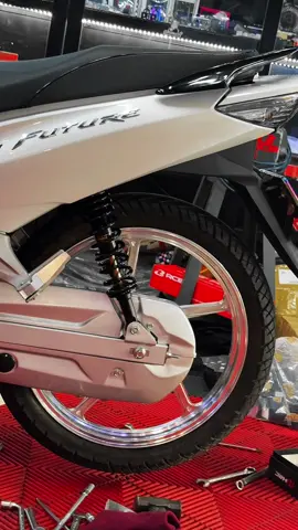 Thâu mâm zin đổi bù mâm Cnc X1R crom. Phuộc Rcb C2. Full chân Inox CTS. Cần số Swit racing. Đổi bù lốc máy, gấp hộp sên. Cho Future125i 