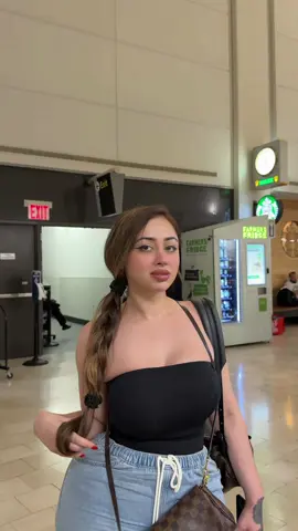 Eye contact with stranger 