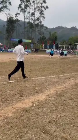 #bongdabinhlieu #bongdanudantoc #loanchuyen #sanchi @Loann Chuyênn 