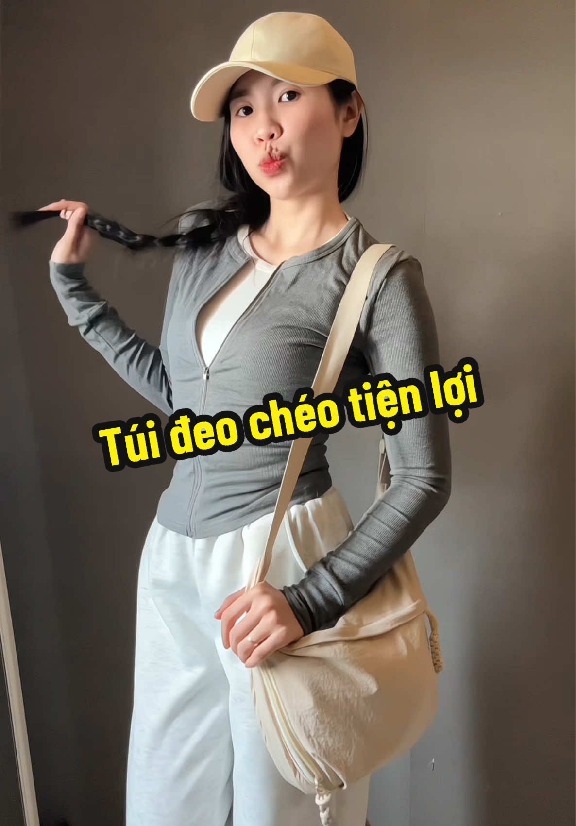 Chiếc túi basic nam nữ đều mang được. Quan trọng là nó rẻ nhưng chất lượng #tuideocheo #tuimini #tuixach 