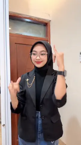 Nemu blazer yg bikin look ootd makin elegan🖤✨
