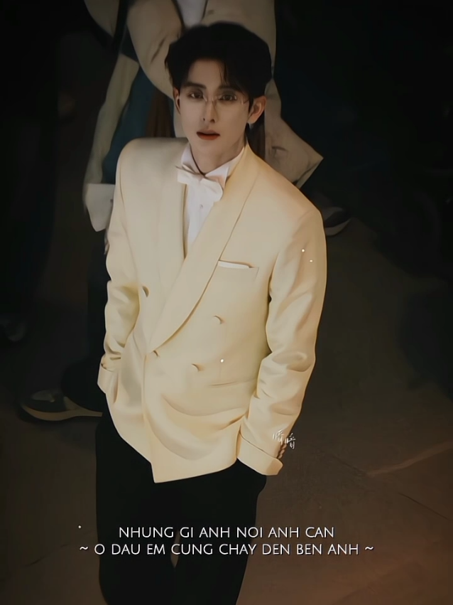 Chú rễ này là của ai đây trời ơi cái visual này đỉnh điêng ảnh đẹp trai quá chiếu phim liền cho tui 😍 | #batnhichithan #ngaothuybang #aoruipeng 