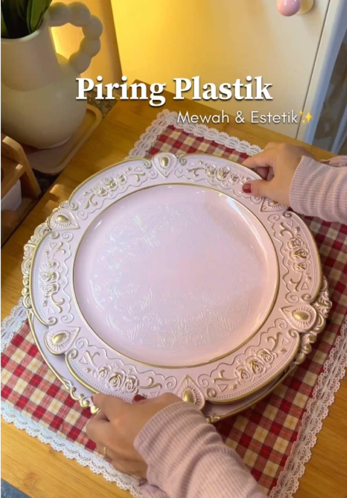 Mending amanin piringnya mumpung baru launching dari kehabisan kalian menangis soalnya sebagus itu #piringplastik #piringbesar #piringmewah #piring #piringestetik 