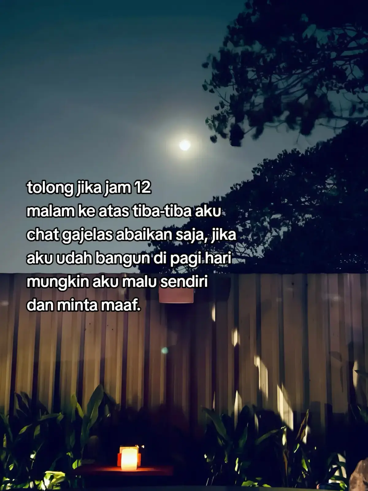Bahan-bahan: -500 gram ayam (potong sesuai selera) -2 lembar daun salam -1 batang serai (memarkan) -1 ruas lengkuas (geprek) -Garam dan gula secukupnya -Minyak untuk menggoreng dan menumis Bumbu halus (sambal rawit): -15-20 cabai rawit merah (sesuai selera pedas) -5 cabai merah besar -5 siung bawang merah -3 siung bawang putih -1 buah tomat merah kecil -Sedikit terasi (opsional) Cara membuat: 1. Rebus ayam bersama daun salam, serai, dan lengkuas hingga setengah matang. Tambahkan sedikit garam. 2. Goreng ayam sebentar sampai kecokelatan, lalu tiriskan. 3. Tumis bumbu sambal rawit yang sudah dihaluskan hingga harum dan matang. Tambahkan garam dan gula secukupnya. 4. Masukkan ayam goreng ke dalam tumisan sambal. Aduk rata hingga bumbu meresap. 2. Goreng ayam sebentar sampai kecokelatan, lalu tiriskan. 3. Tumis bumbu sambal rawit yang sudah dihaluskan hingga harum dan matang. Tambahkan garam dan gula secukupnya. 4. Masukkan ayam goreng ke dalam tumisan sambal. Aduk rata hingga bumbu meresap. 5. Koreksi rasa, dan siap disajikan! Selamat Mencoba!!! #galaubrutal #fouryoupage #fyp 
