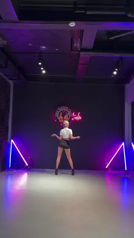 Kỹ thuật hông dẻo 😍😍 Đki tập cùng mình ngay thuiii 