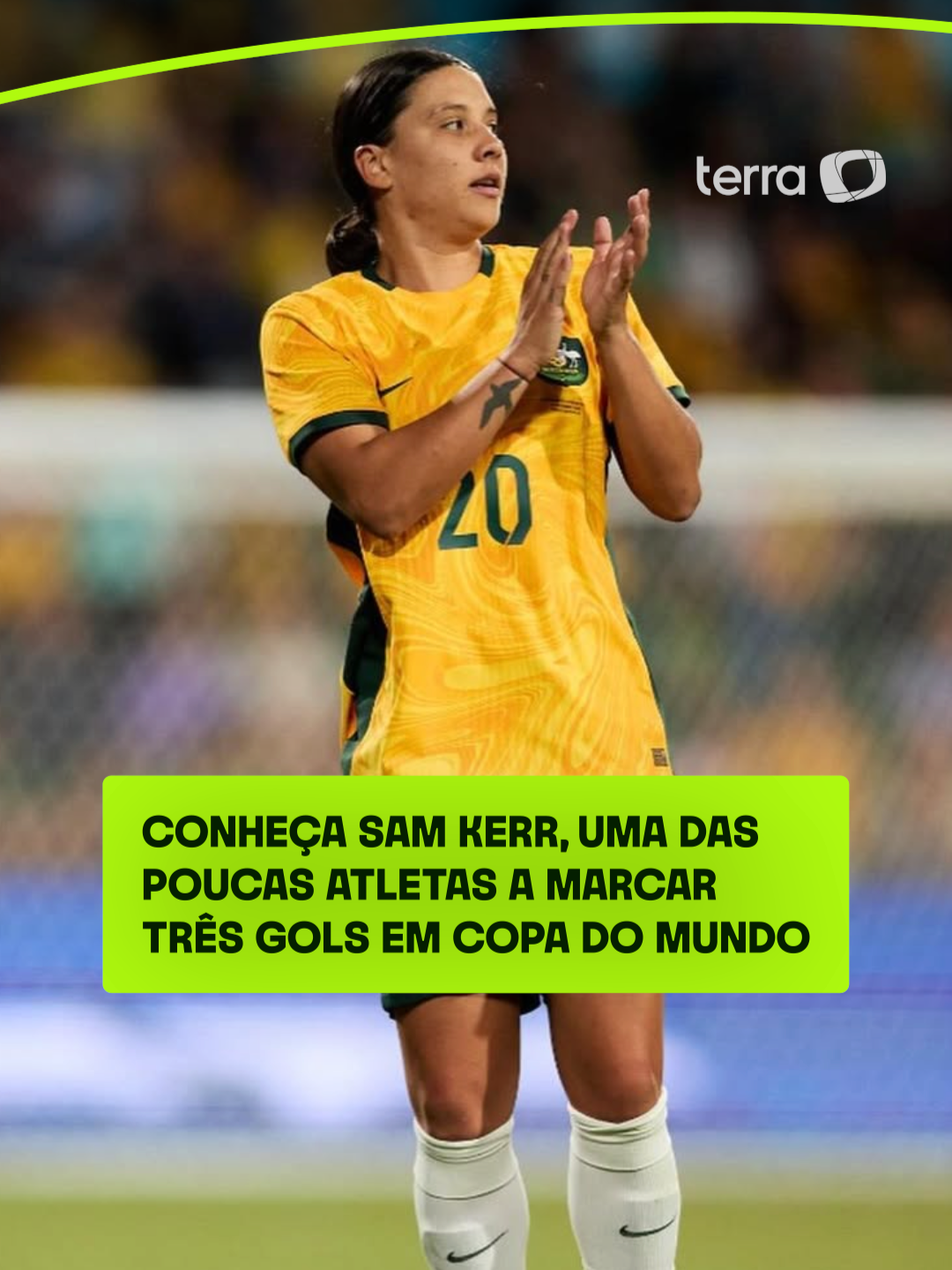 FENÔMENO DE MARCAR GOLS! Você conhece Sam Kerr, a jogadora do Chelsea que é um fenômeno quando o assunto é gol? Kerr é uma das únicas atletas a marcar três gols em uma edição de Copa do Mundo, além de sustentar a marca de nove gols de cabeça em 22 jogos na primeira temporada dela pelos Blues. A jogadora também marca golaços fora de campo e um dos maiores feitos, foi estampar a capa do jogo Fifa 2023, edição Ultimate, ao lado de Kylian Mbappé. #TerraEsportes #Esportes #futebol #samkerr #chelsea