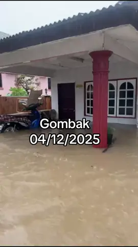 Musim tengkujuh 🥲🥲  Semoga kita semua di sentiasa di dalam lindungan allah swt 🤲🏻🤲🏻