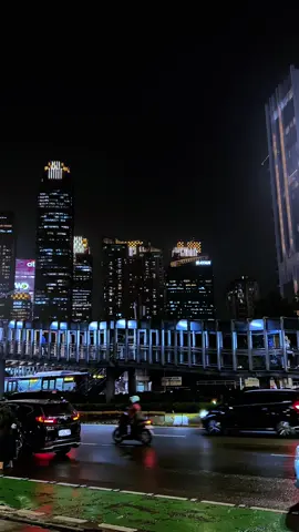 Siapapun boleh ambil video nya , buat support bahan content creator pemula, story / Nostalgia, kalian edit sendiri ya, engga follow gpp kok, di izinin. #mediawb #jakarta #fyp #senayan #citylights 