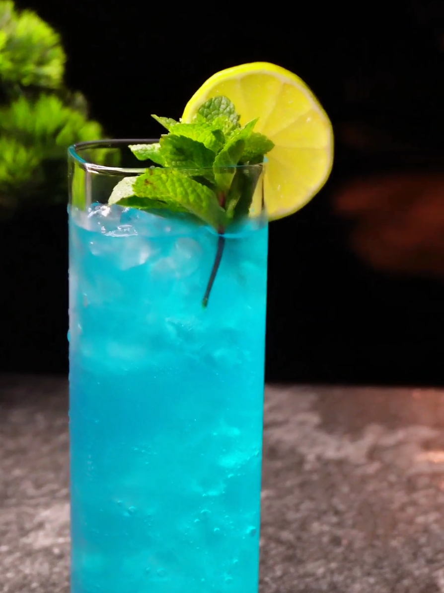 Blue ocean cocktail recipe 🌊🔥 #EasyRecipe #viral #cocktail #fpy #foryoupage❤️❤️ 