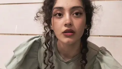 اینو یه خانوم خوشگلی بهم گفت بخونمش:))! #Persian_girl  #persian_music  #sing  #music #عارف