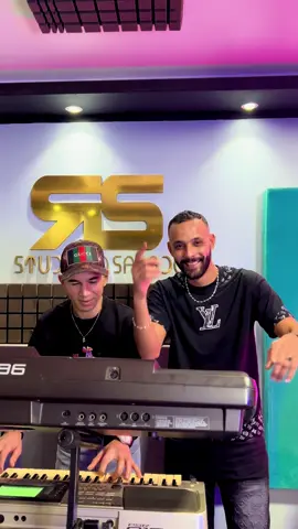 صغير في الفونير نخمم 🥹 @chebwalidofficiel  @Zaki japoni 22 ✅🎹 🇩🇿  @AMINE PROD  @Yasser Debzawa 🎬🔱  @🥁rahimmaghariba 🥁  @sofiane Aakal paroles ✍️  #الشعب_الصيني_ماله_حل😂😂 #foryoupage #fypシ #zakijaponi #chebwalid 