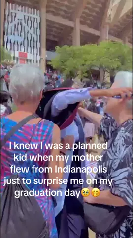 Nothing can beat the love of your mother 🤭❤️. . . . . . . . . . . . . . . @Jojo Fashion House #graduation #nursingstudent #fyp #classof2025 #viral 