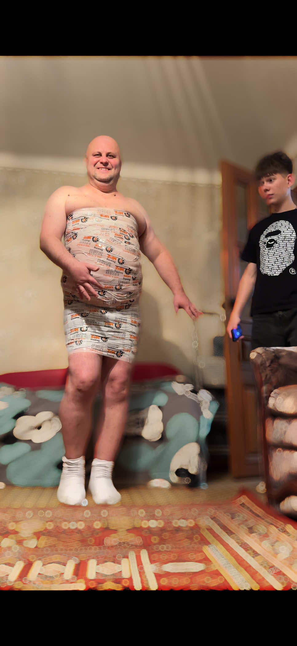 Подпишись тут много пародий 😊