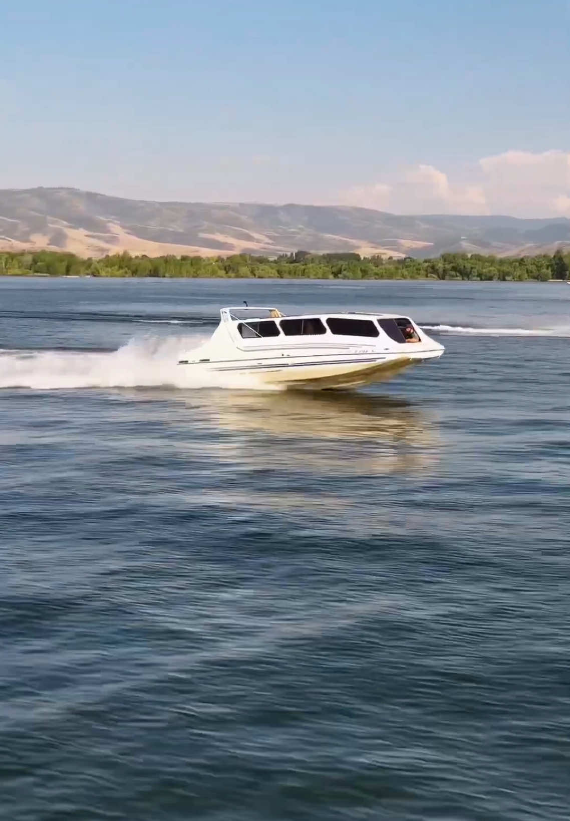 Definitely not my favorite rescue. #heavydsparks #dieselbrothers #dieseldave #boathouse 