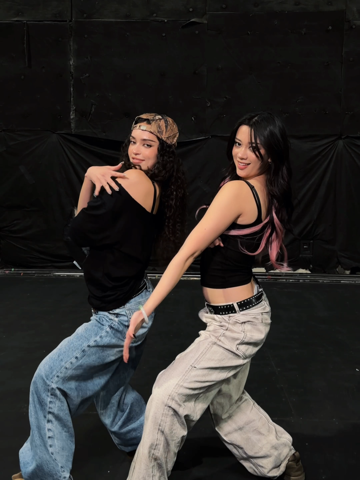 let me tell you 🖤 @txt.bighitent #KATSEYE #KATSEYE_DANIELA #KATSEYE_MEGAN #TXT #YEONJUN #LetMeTellYou