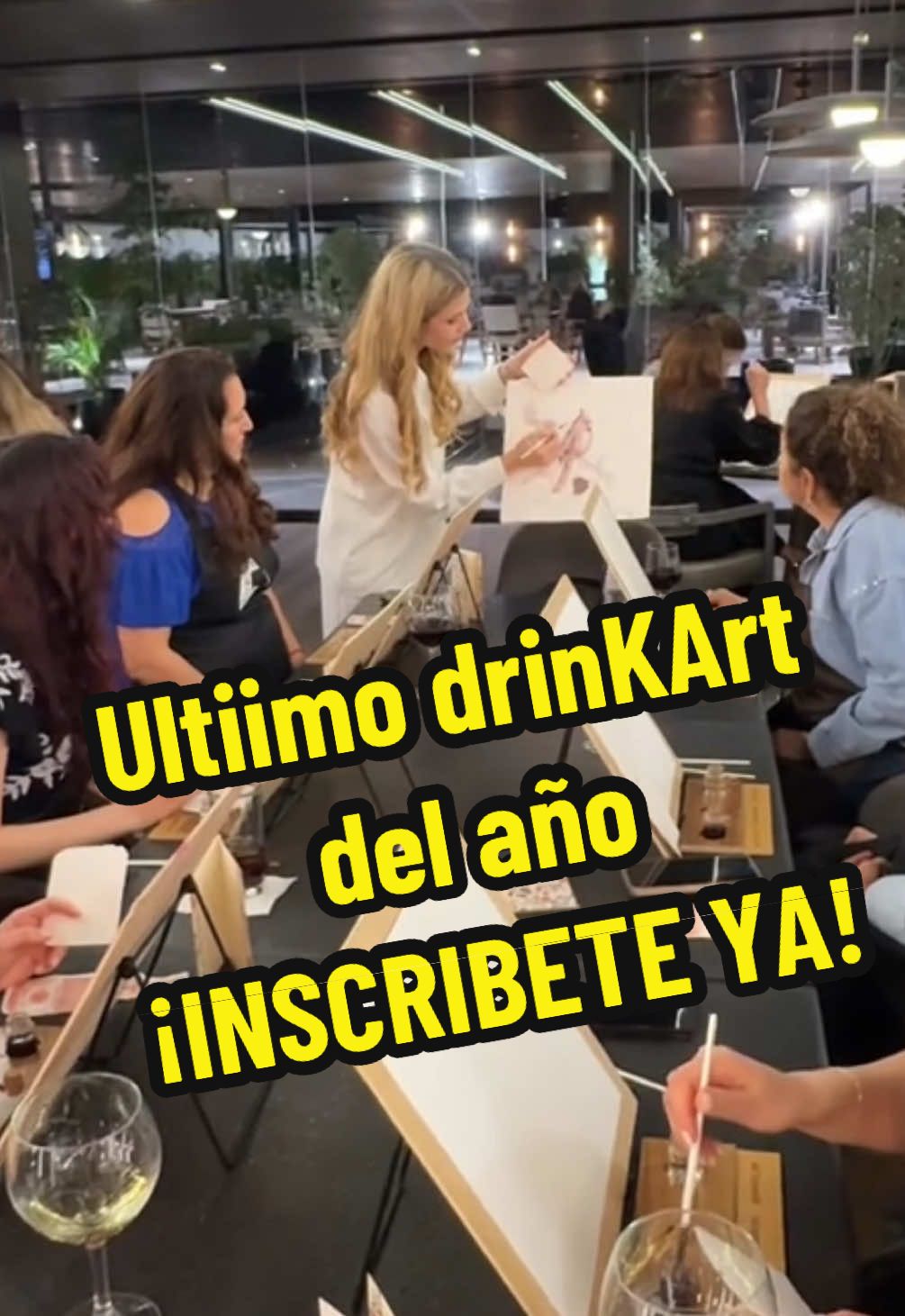 Último del año!  🎄¡ÚLTIMO DEL AÑO! 🍷 d r i n K A r t 🎨 🗓️ Martes,16 de diciembre  ⏰ 7 pm  📍 @zuzakuroll  💲 $950 mxn  🎨 Incluye: barra de sushi, bebidas de cortesía y material para pintar ¡SEPARA TU LUGAR YA! *Cupo limitado*  
