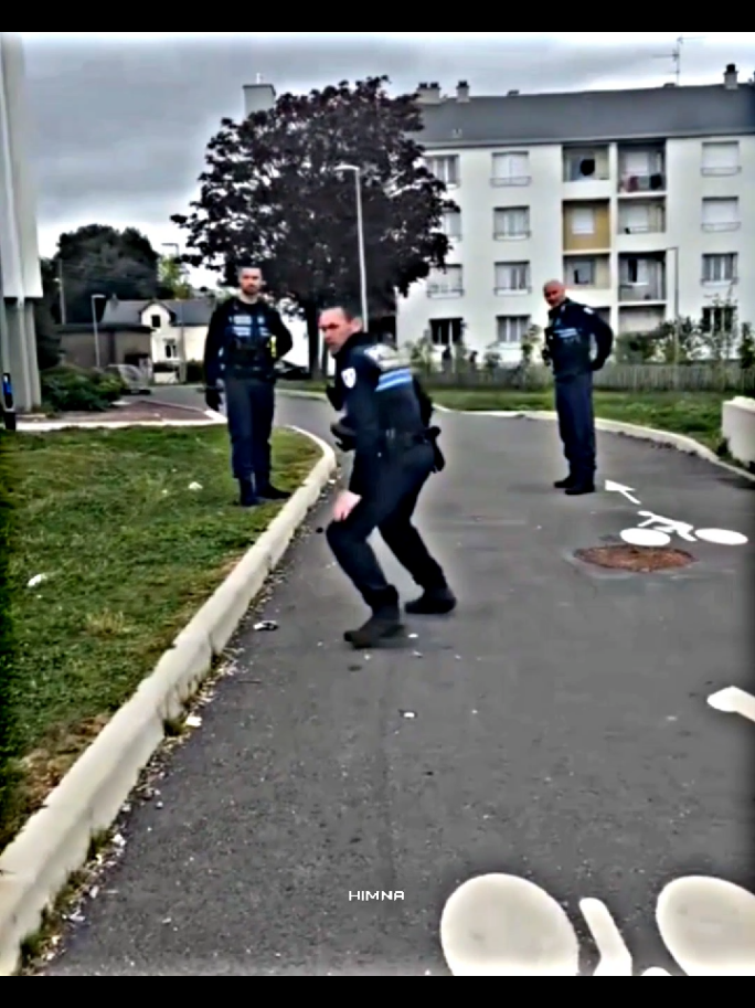 Comment il c'est retourné 🤣🤣 #police #edit #alightmotion #himnaedit 