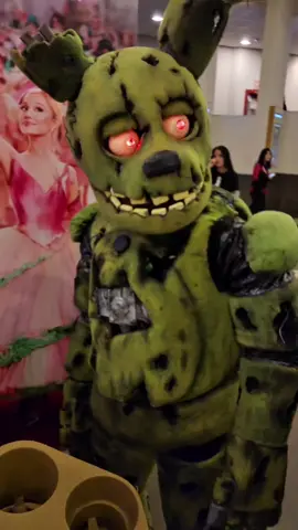 Dame 2 para Wicked 😮‍💨 #FiveNightsAtFreddys #FiveNightsAtFreddys2 #fanf #fyp #parati  animatronic springtrap zoyzebas @Cinemark Perú 